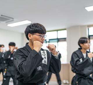 [자격증] 2024-1 경찰경호과 1학년 전원 '특전무술 1단' 취득