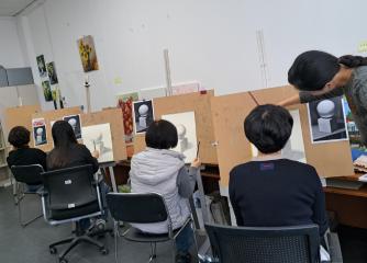 연필로 그리는 소묘