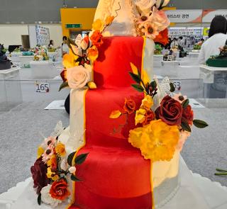 2024년 국제요리&제과경연대회 수상 작품 - 슈가크래프트 케이크